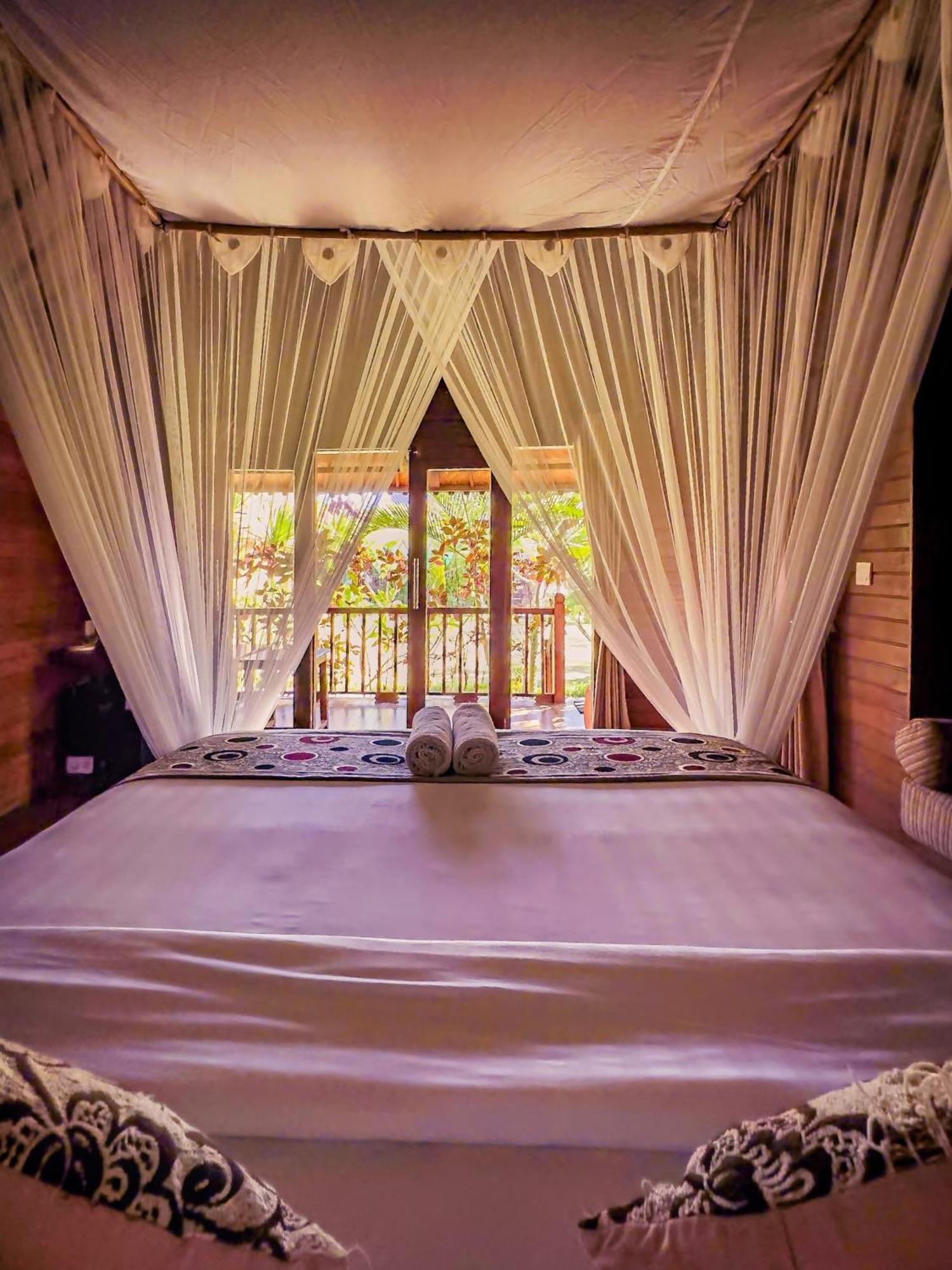 Island Garden Huts Lembongan Bed and Breakfast Εξωτερικό φωτογραφία