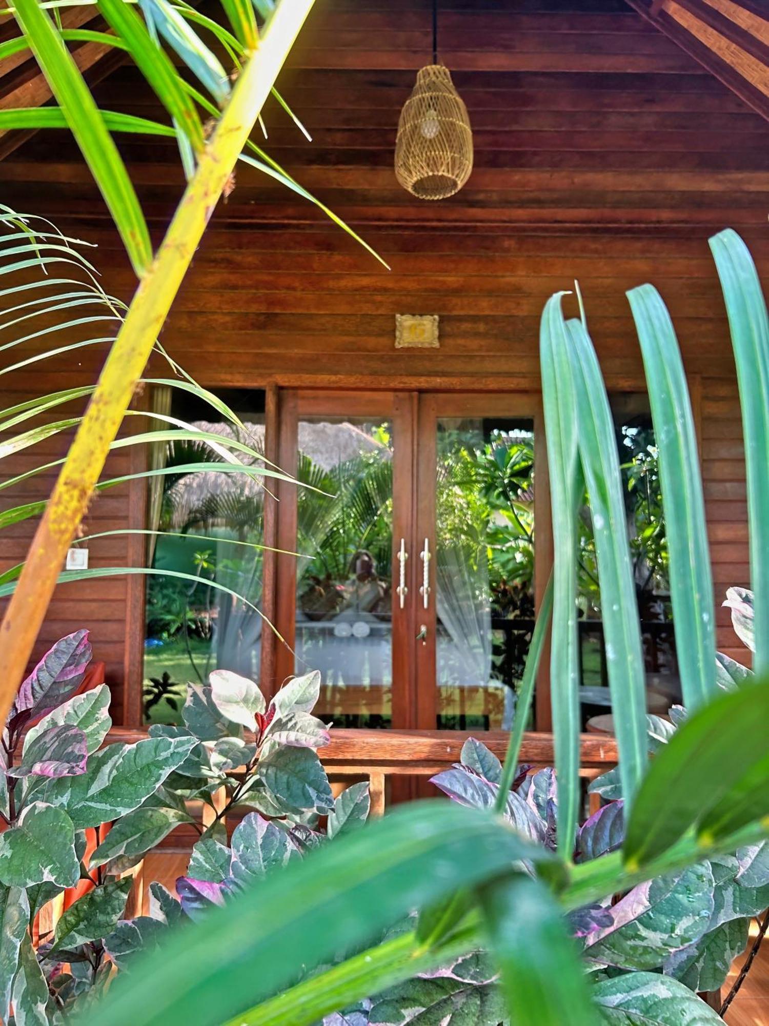 Island Garden Huts Lembongan Bed and Breakfast Εξωτερικό φωτογραφία