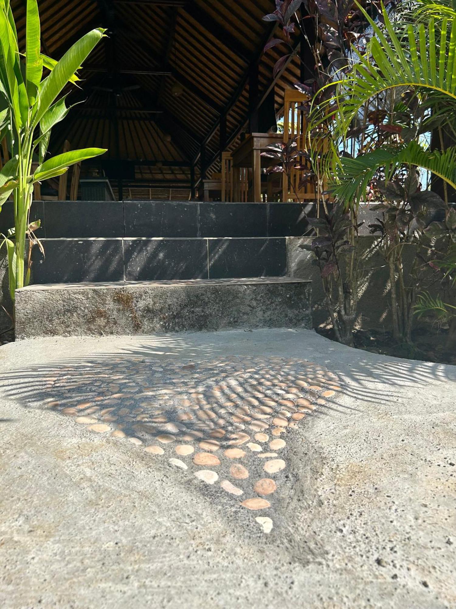 Island Garden Huts Lembongan Bed and Breakfast Εξωτερικό φωτογραφία